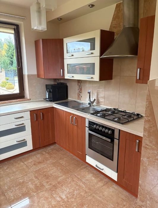 Meble kuchenne + AGD piekarnik płyta gazowa okap transport komplet