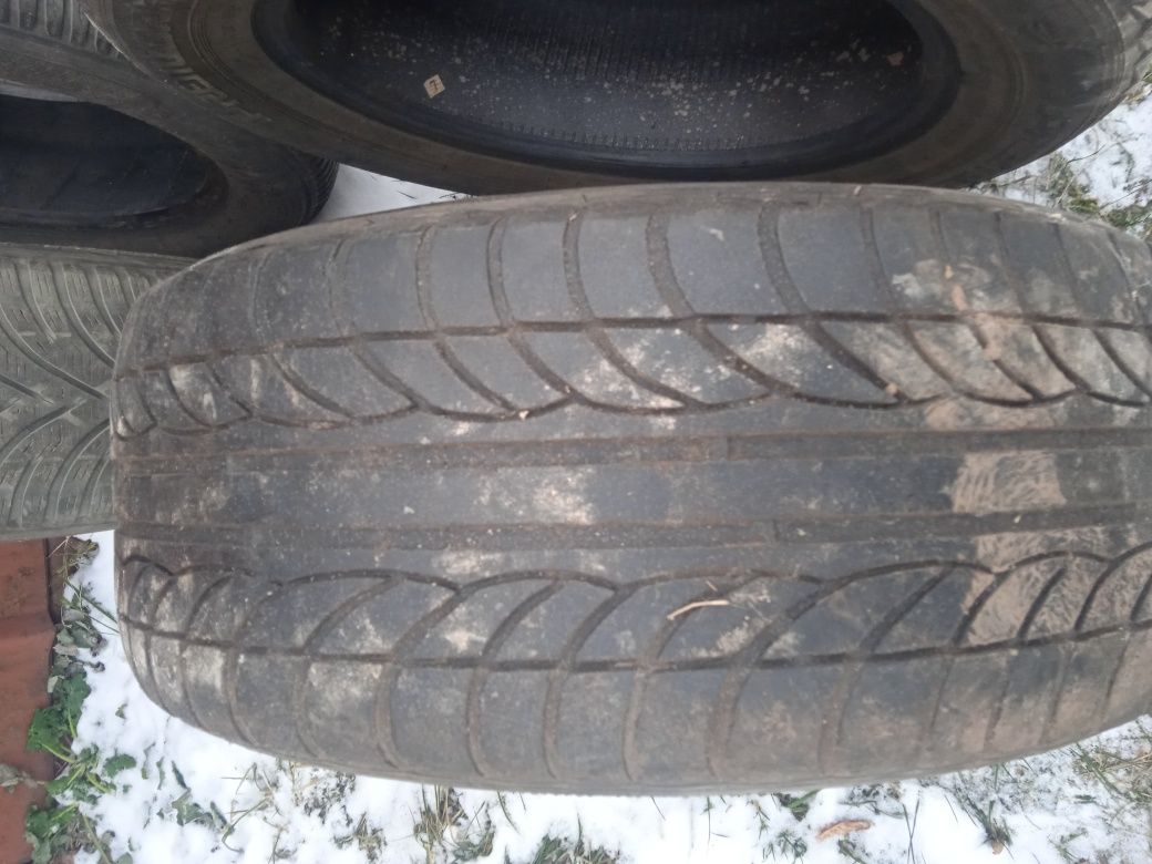 Продам резину. Зима. 215*60*16. Б.у.