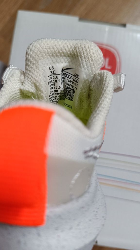Nowe buty Nike r. 18,5