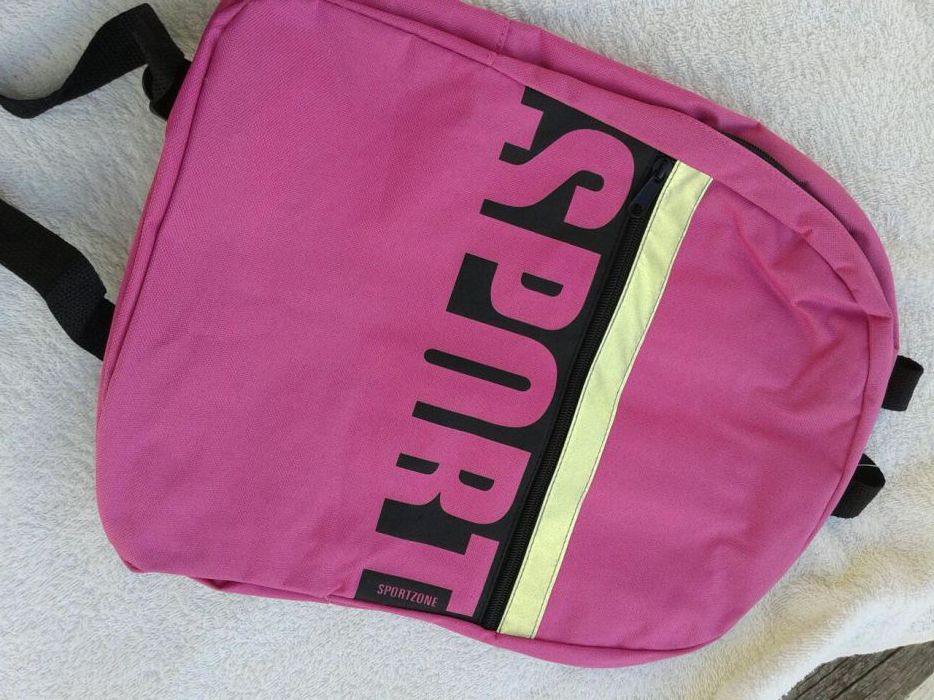 Mochila cor de rosa