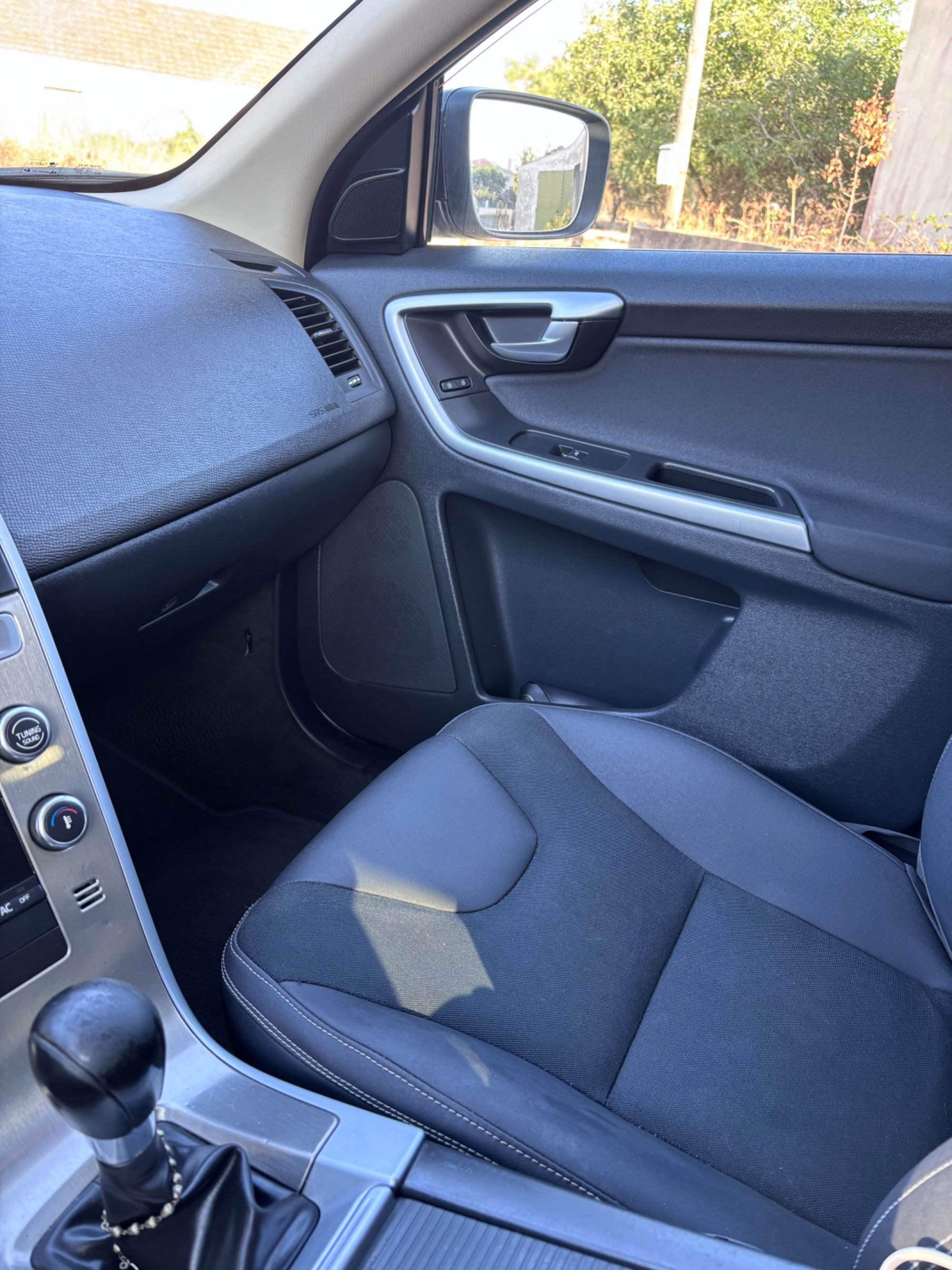 Volvo XC60 2.0 5 cilindros – 2010 – Estado Impecável
