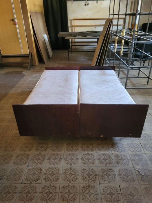 Ліжко з ортопедичним матрацом