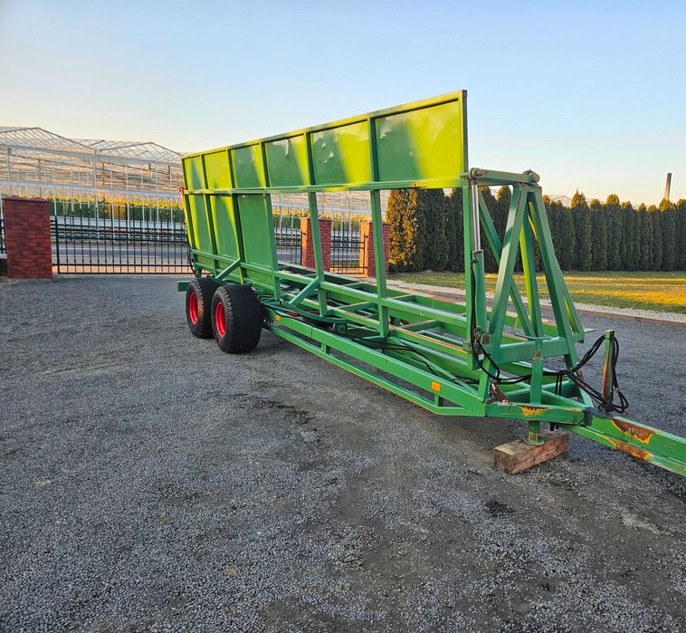 Przyczepa do zbioru marchwi Pietruszki warzyw platforma Krakei