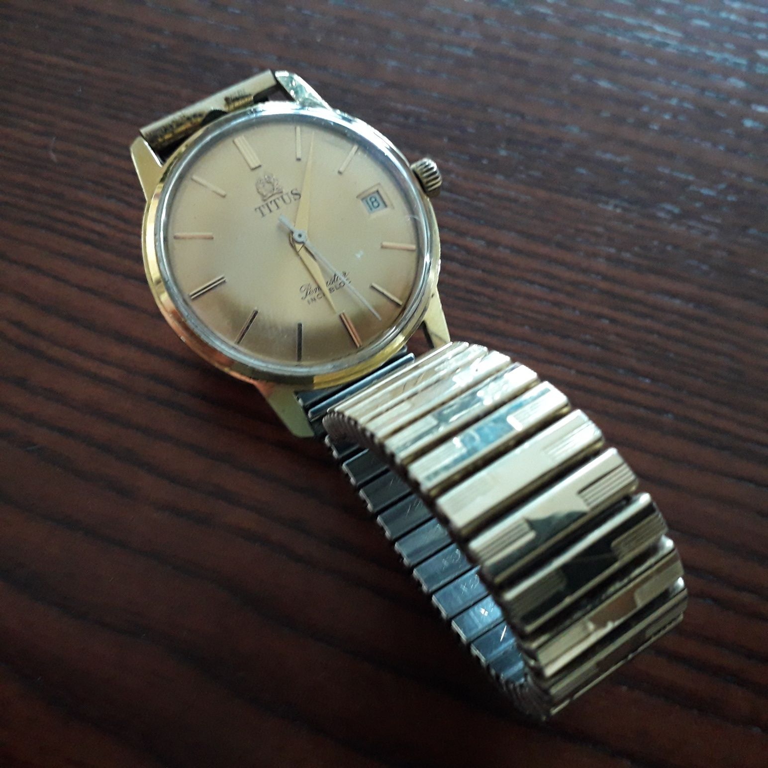 Zegarek SOLVIL & TITUS 17 JEWELS nakręcony zegarek męski z datownikiem