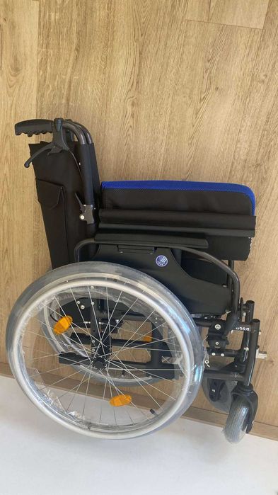 NOWY lekki wózek inwalidzki Vermeiren z podnoszonymi podłokietnikami !