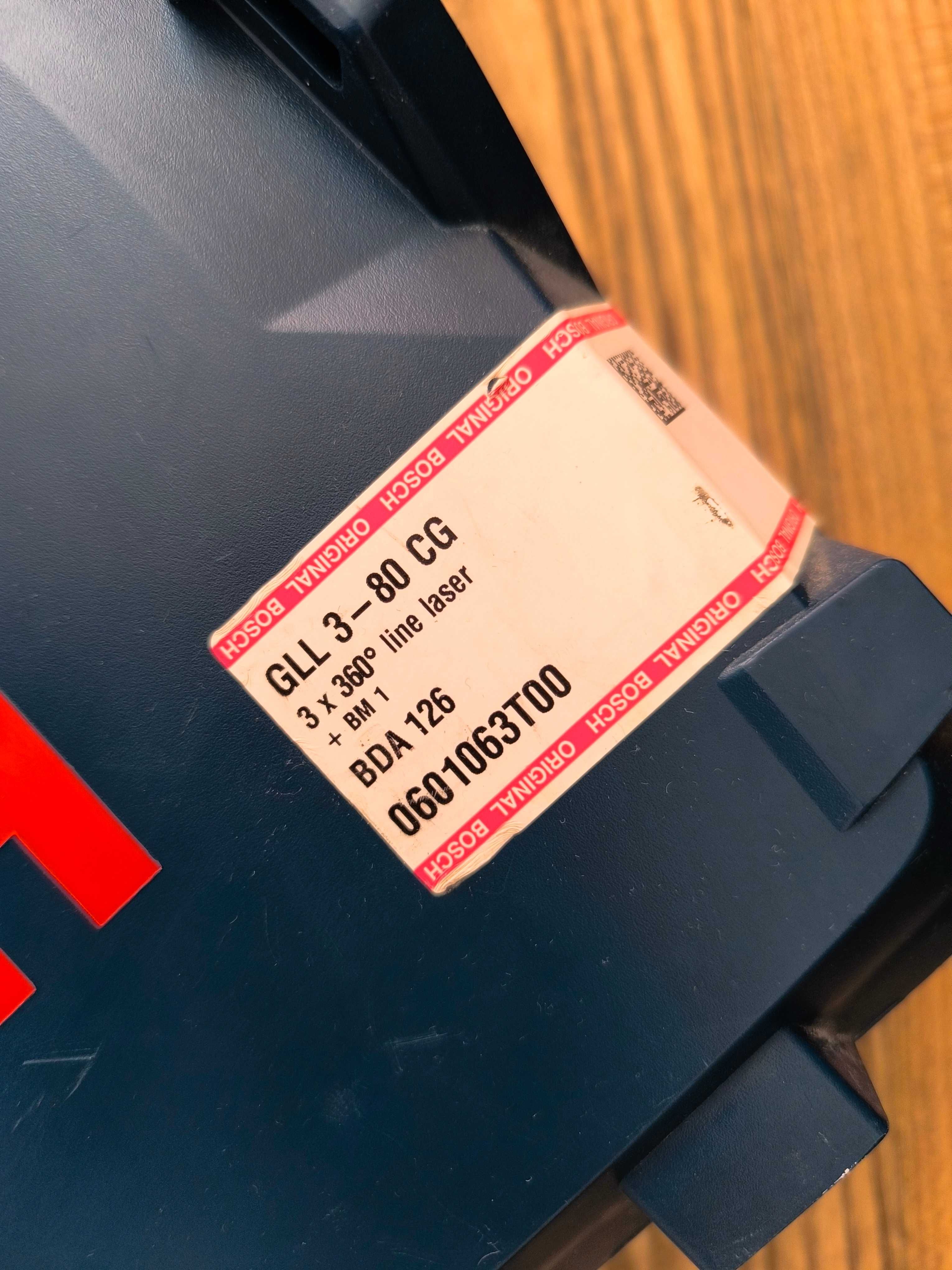 Лазерний нівелір Bosch GLL 3-80 CG