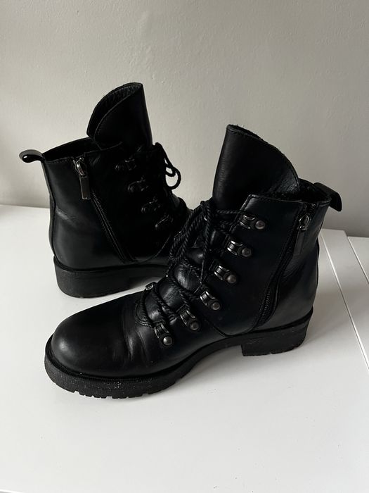 Czarne botki Gino Rossi