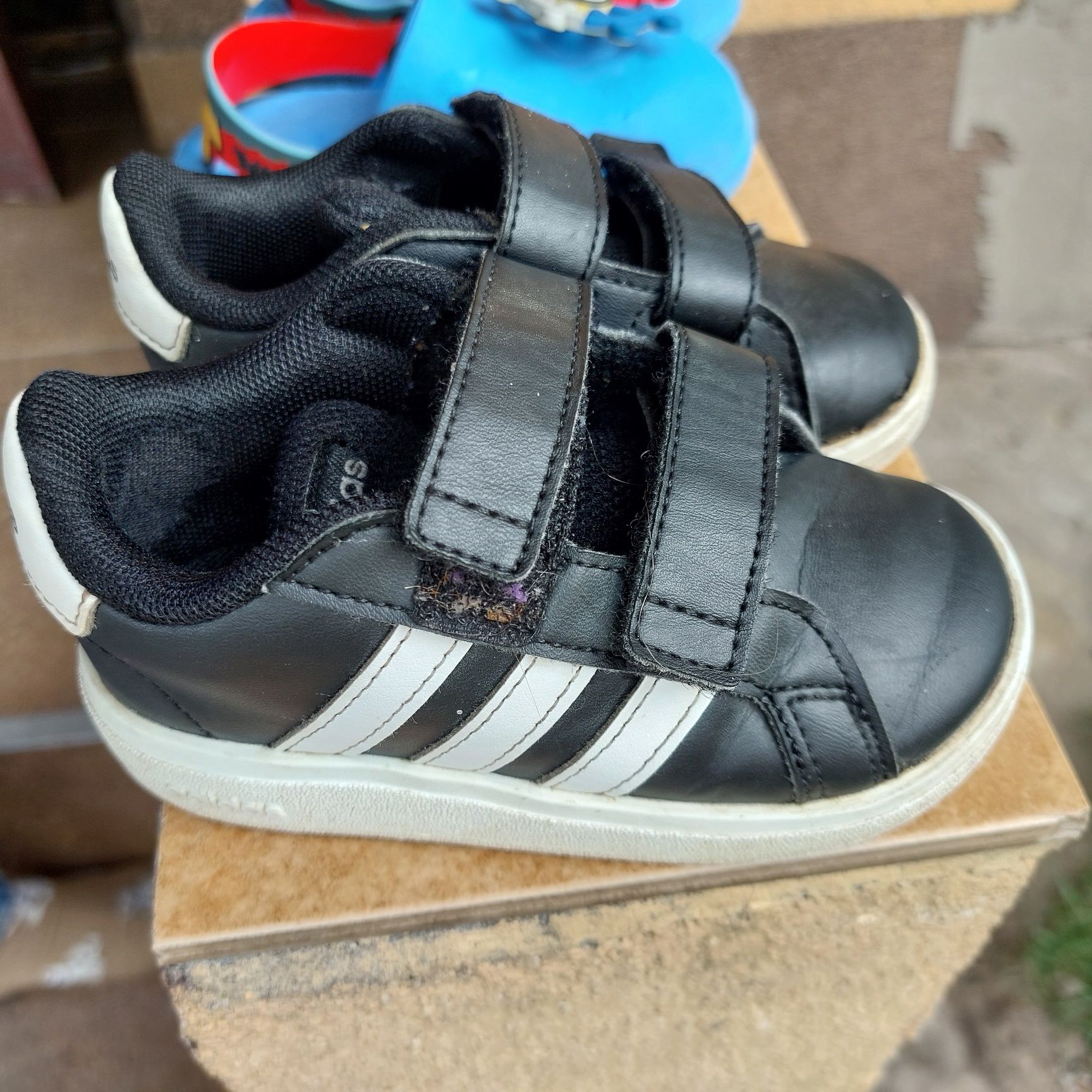 Buty Adidas r. 22