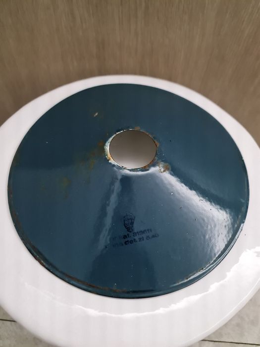 Klosze emaliowane lamp sygnatury