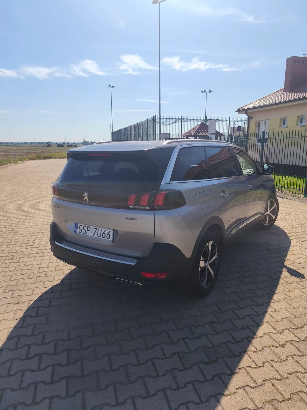 Peugeot 5008 godny polecenia
