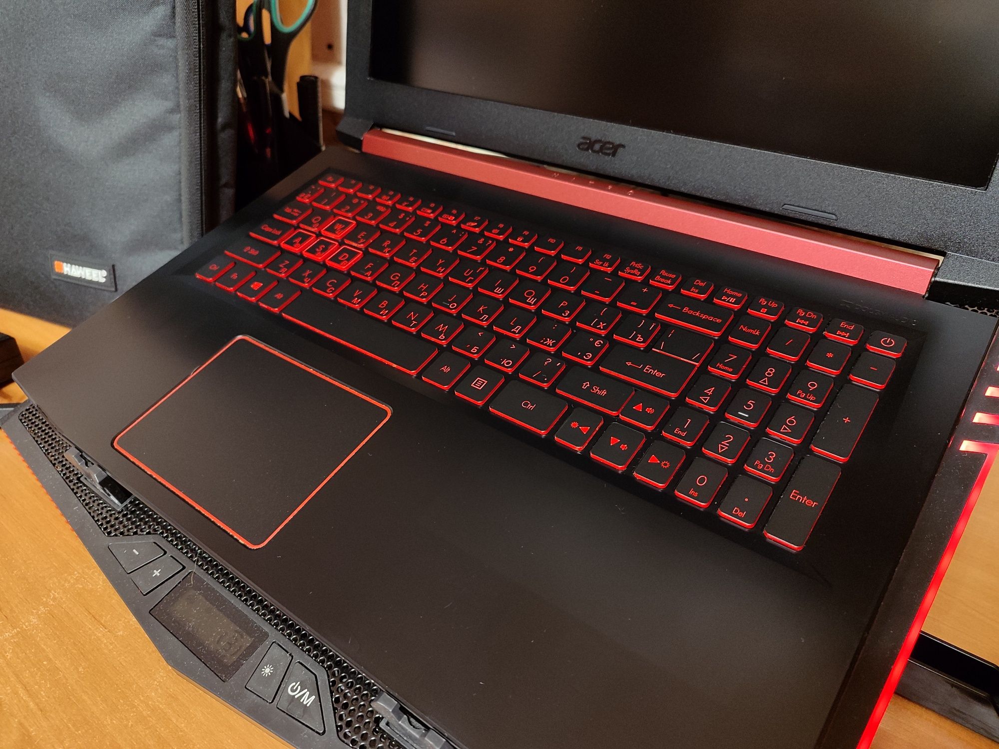 Ноутбук Acer Nitro 5 з новою сумкою,  підставкою та SSD