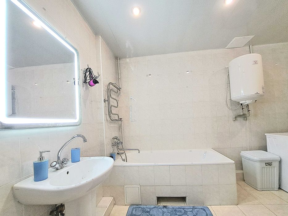 Центр! Смарагдова студія на Дарвіна , біля метро, ТРЦ Никольский