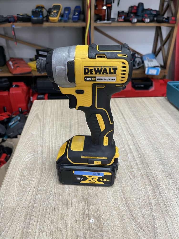 Dewalt DCF787 / вживаний безщітковий імпакт Девольт