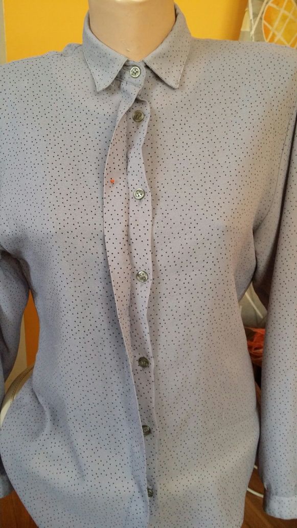 Шифоновая блуза в мелкий горошек