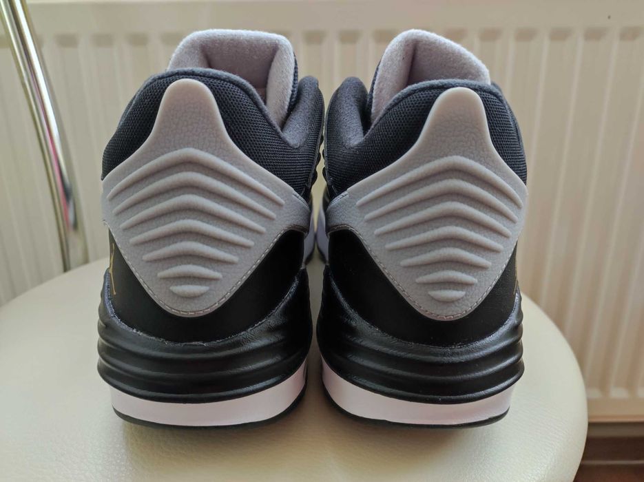 ОРИГІНАЛ100%!Кросівки Nike Air Jordan Max Aura 5 DZ4353-017