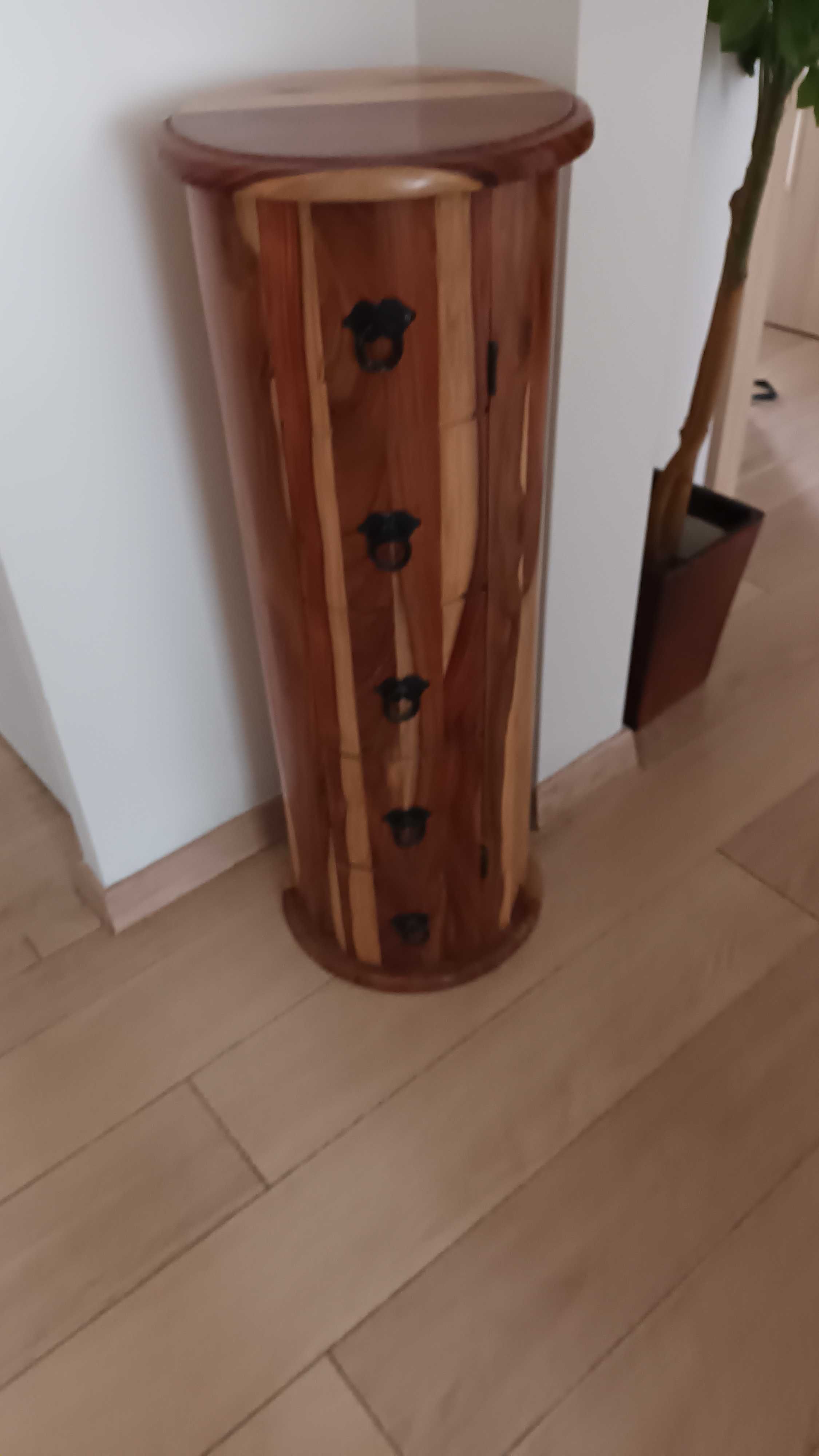 Szafka  narożna drewnisna