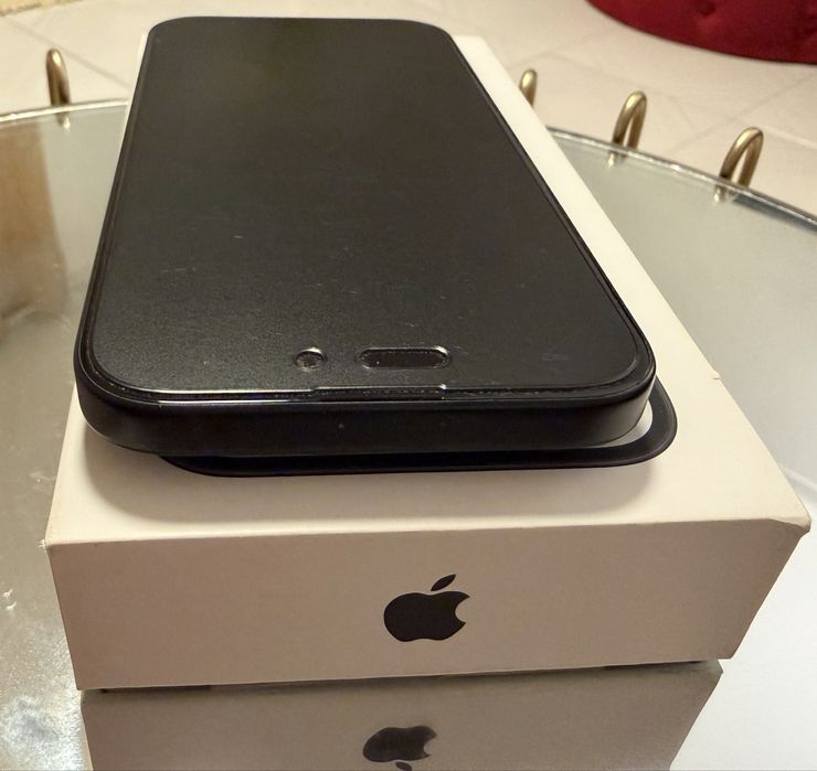 Iphone 15 - 128GB - Preto