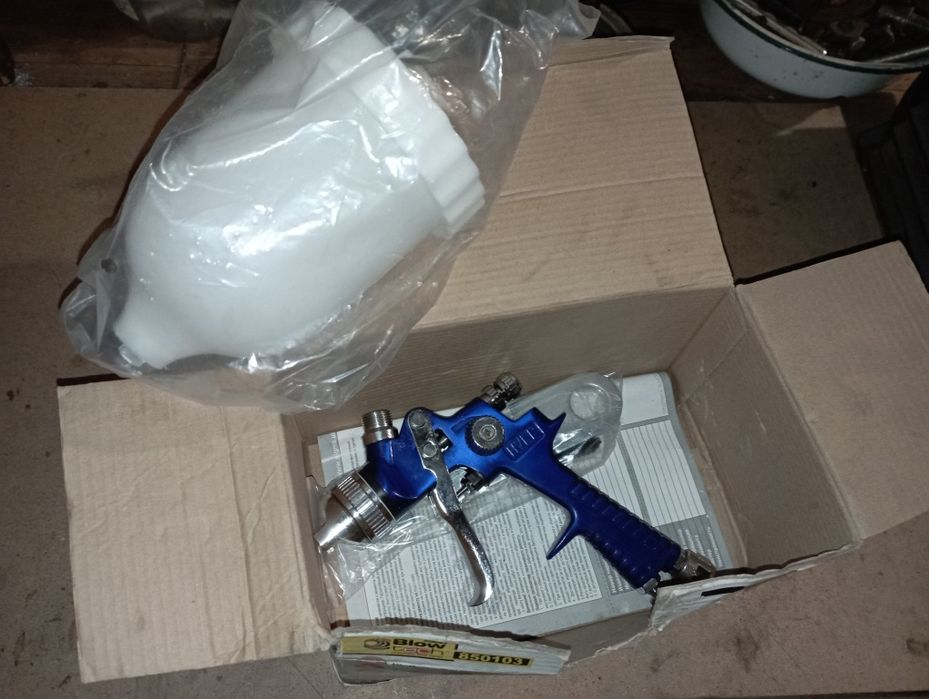 Пневмопістолет лакофарбовий