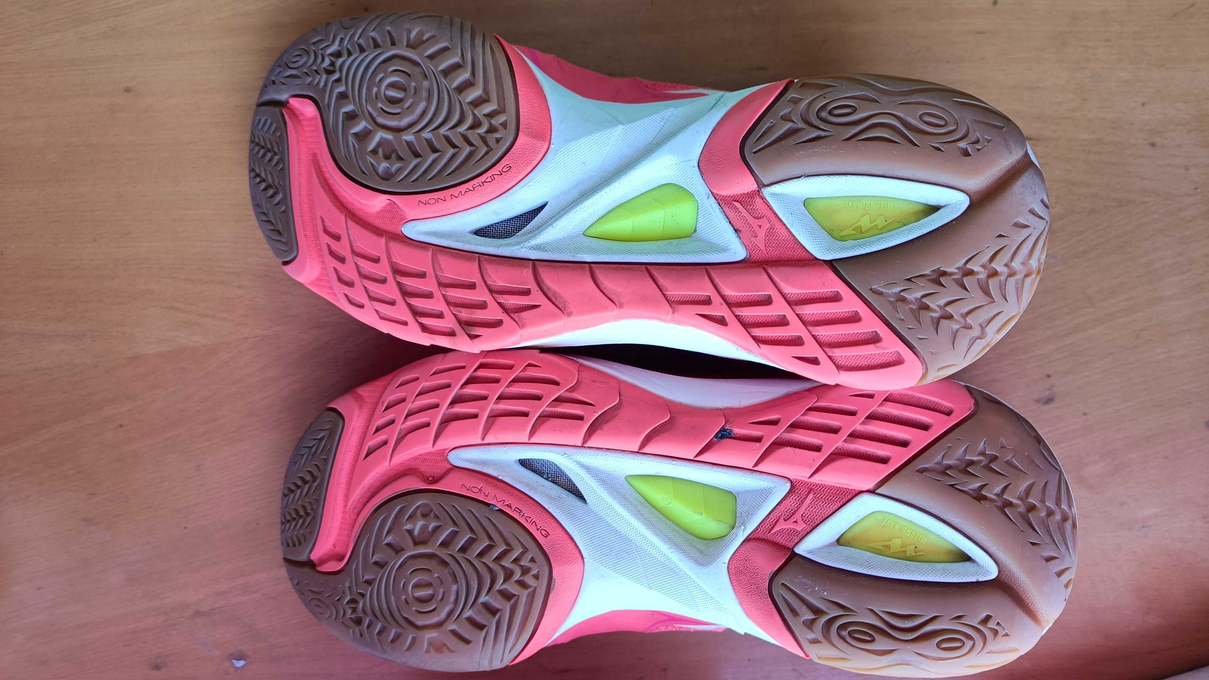 Кроссовки Mizuno wave mirage 2