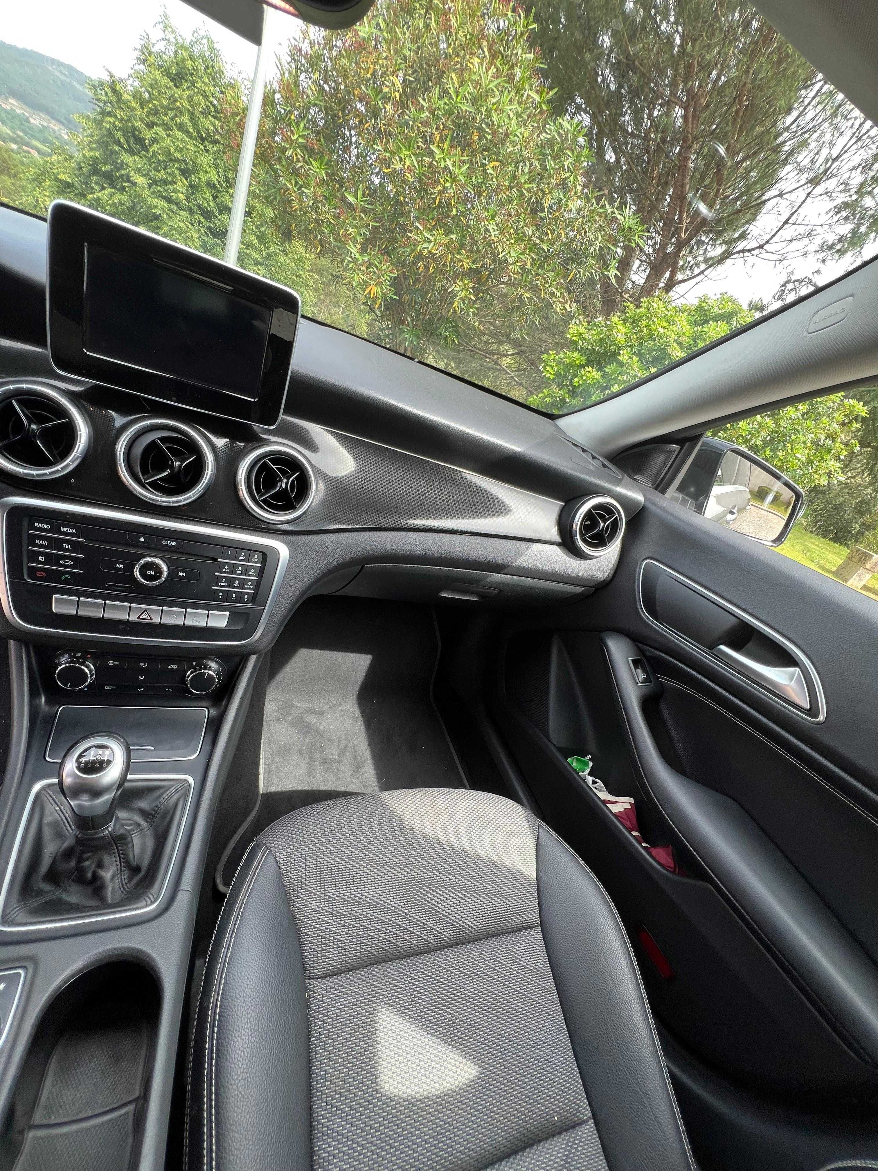 Mercedes-Benz CLA 180d