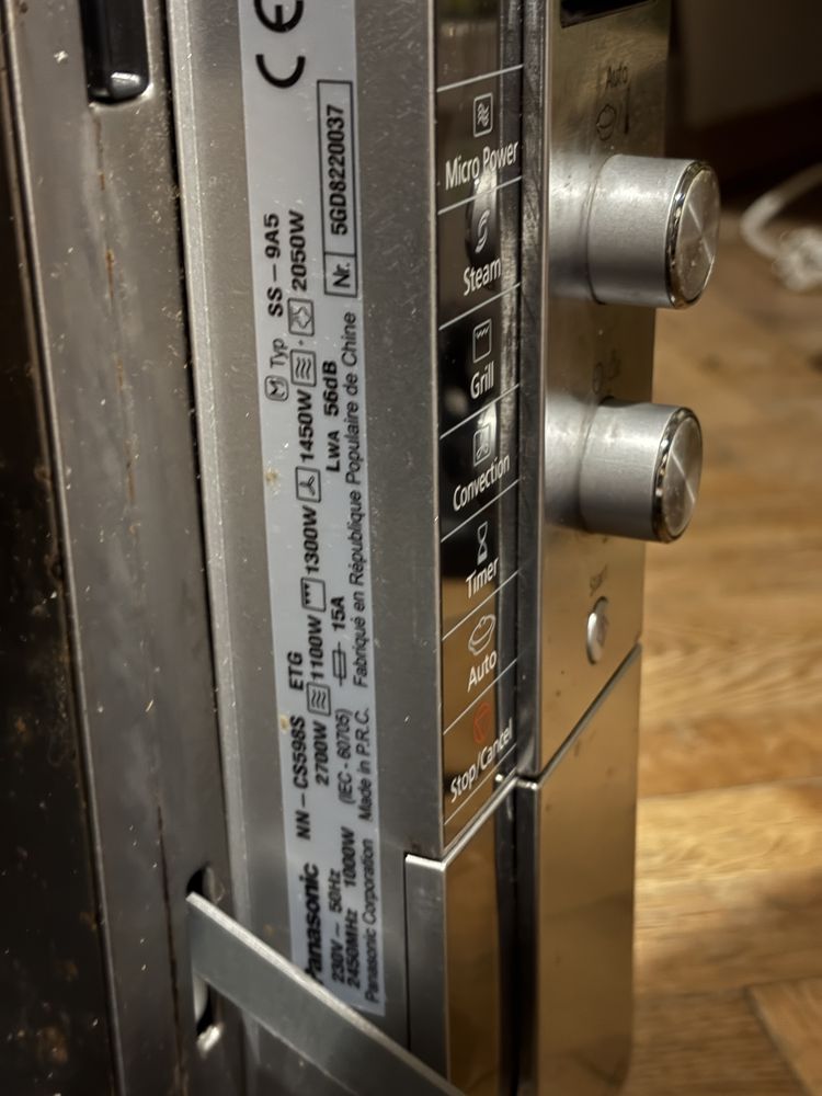 Kuchenka mikrofalowa Panasonic NN-CS598S steam plus
