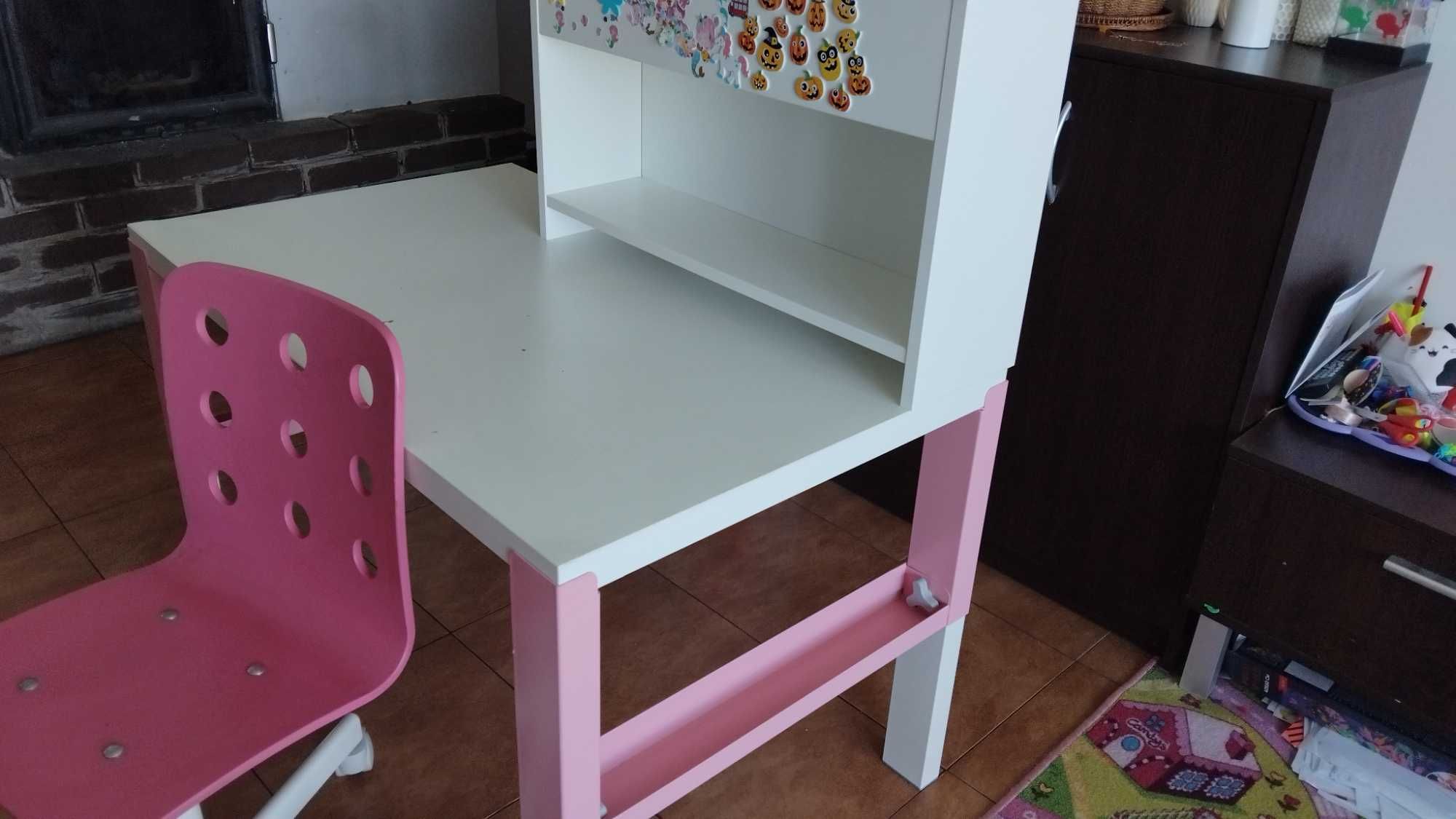 Biurko i krzesło obrotowe Ikea