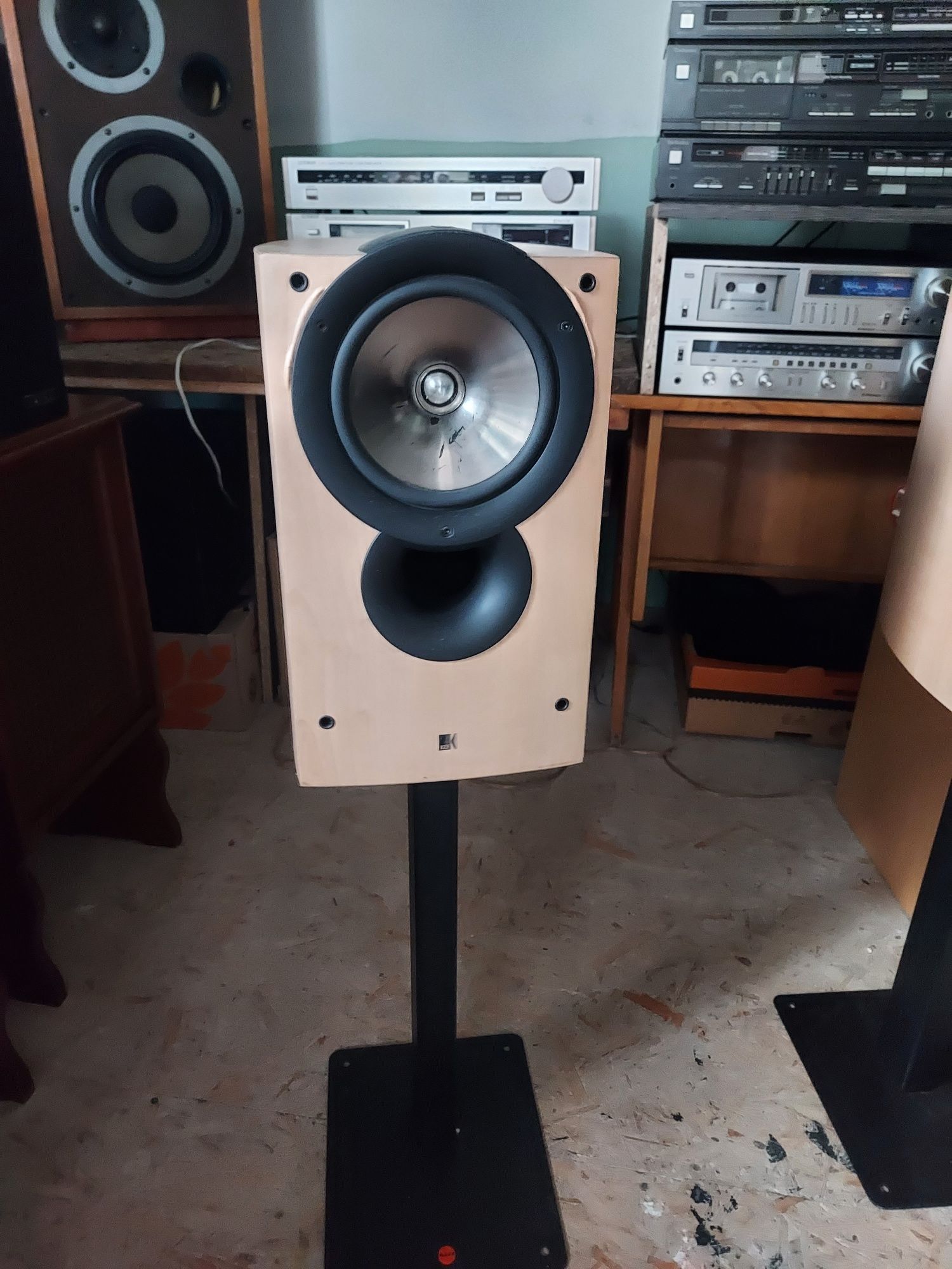 Kolumny monitory KEF IQ3