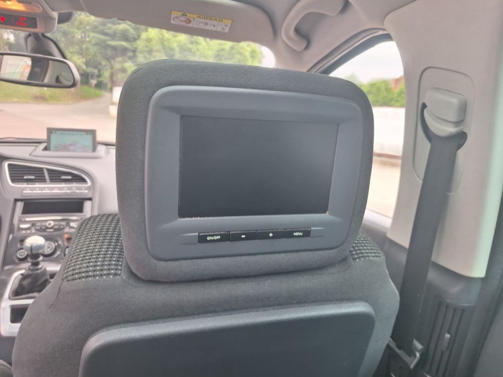 Sprzedam Peugeot 5008 poj. 1.6 hdi 114km