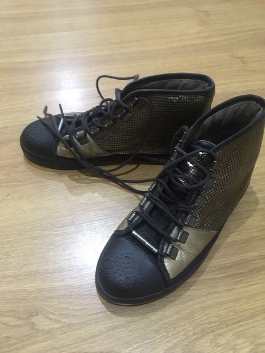 Sapatilhas Replay douradas 37