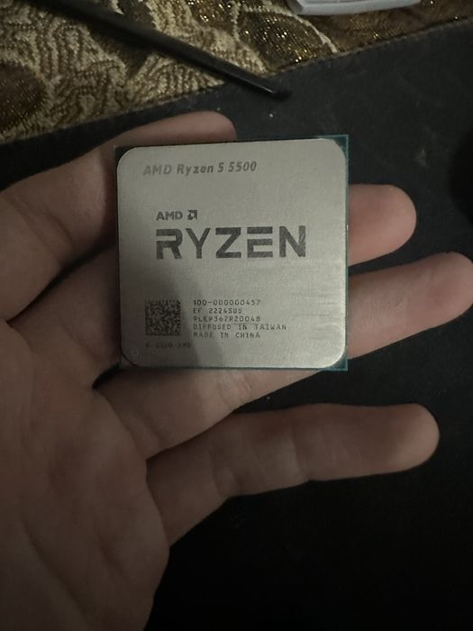 AMD Ryzen 5500 .