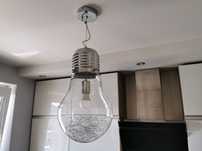 Lampa w kształcie żarówki