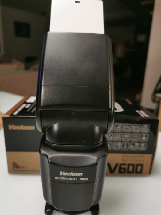 Lampa błyskowa VOELOON V600 do Nikona
