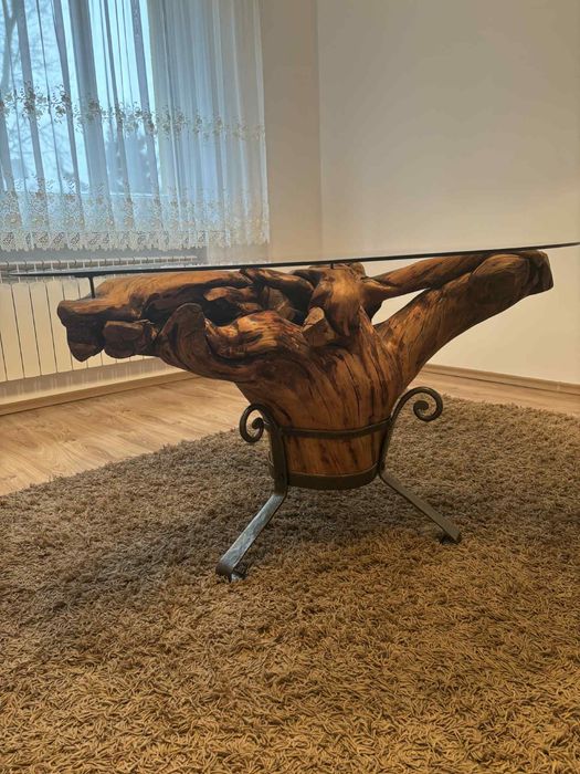 Stół z korzenia dębu