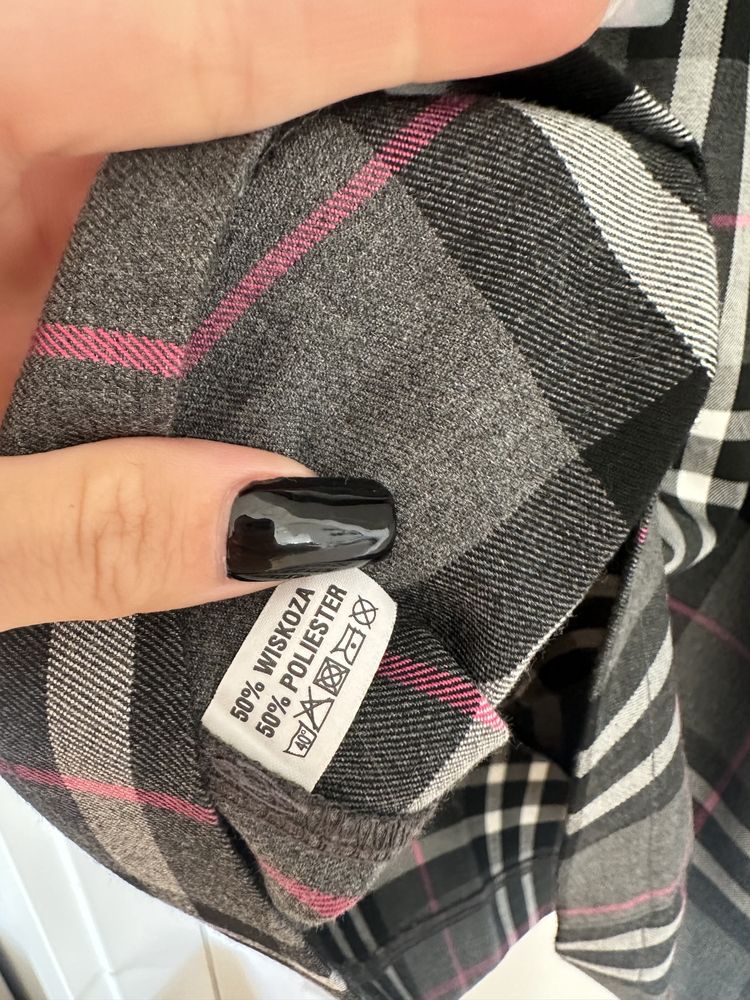 Sukienka prosta w kratę szara elegancka biurowa klasyczna