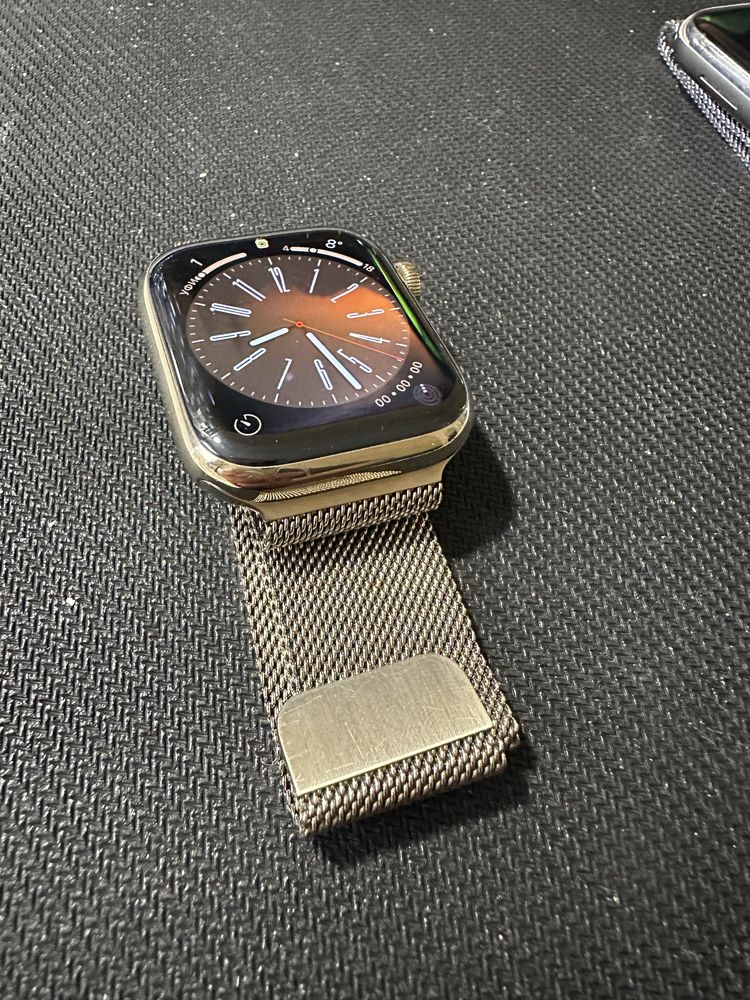 Apple Watch series 8 Gps+Lte 45 mmStainless Steel Gold MilaneseLoop