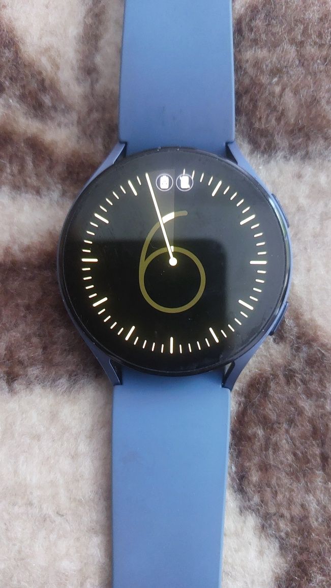 Часы samsung wotch 5 (44) ml продам в идеальном состоянии
Смарт годинн