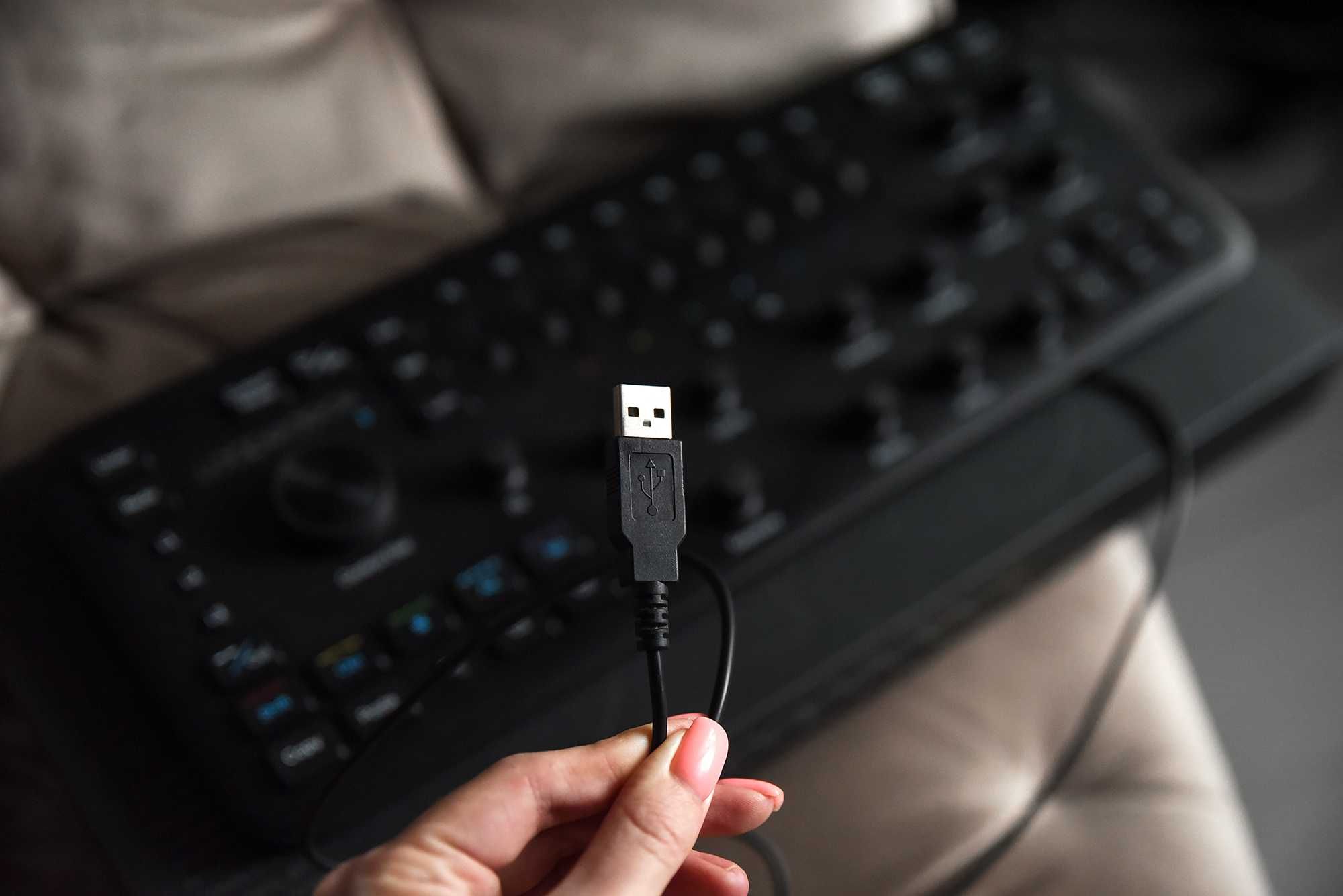 Консоль Loupedeck LD+