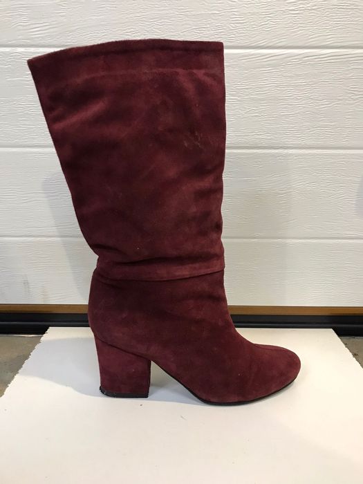 Жіночі довгі чоботи з каблуком