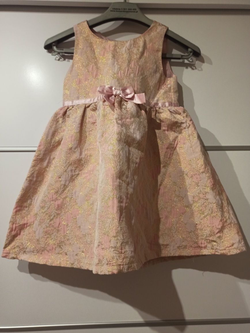 Prześliczna sukienka pudrowy róż 104 rozmiar