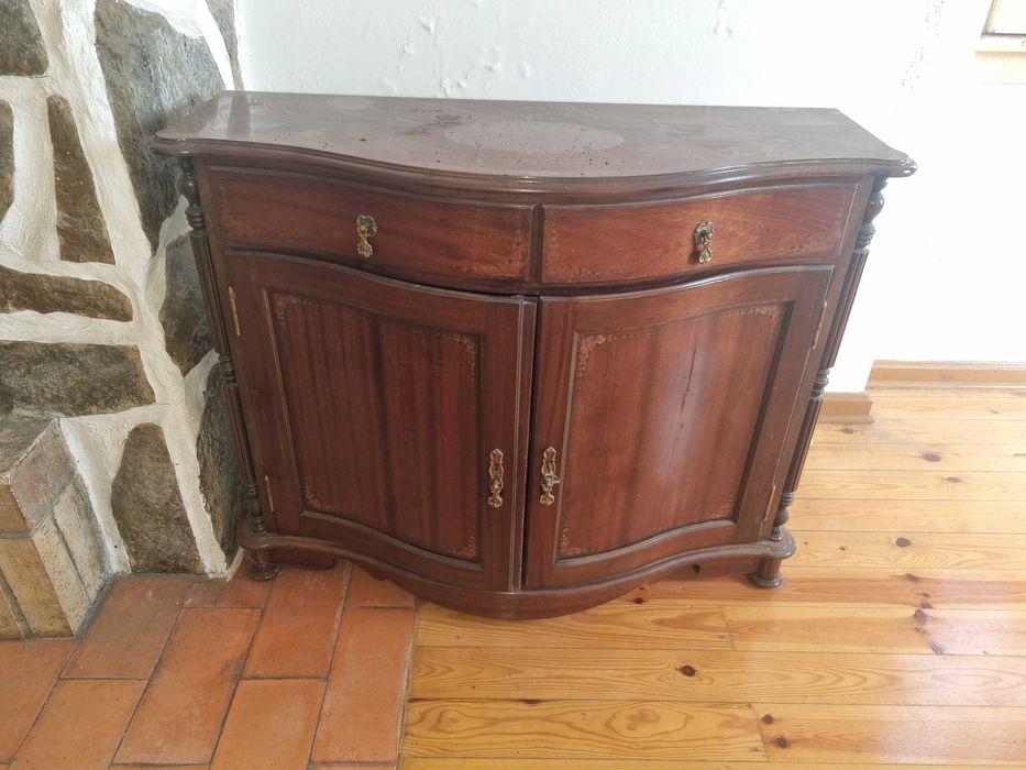 Garrafeira de sala antiga, otima para restauro