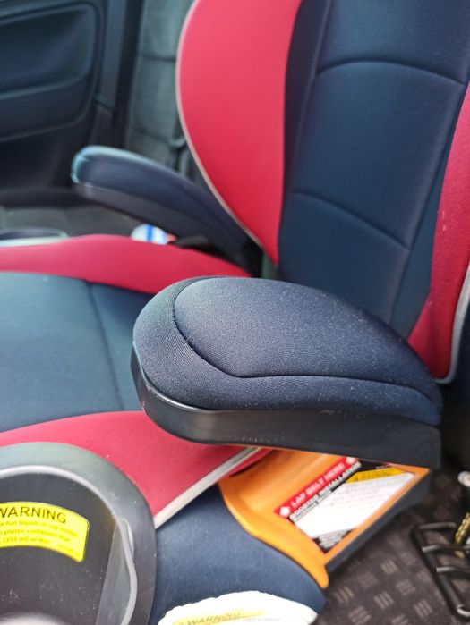 Продам дитяче автокрісло Chicco KidFit в гарному стані