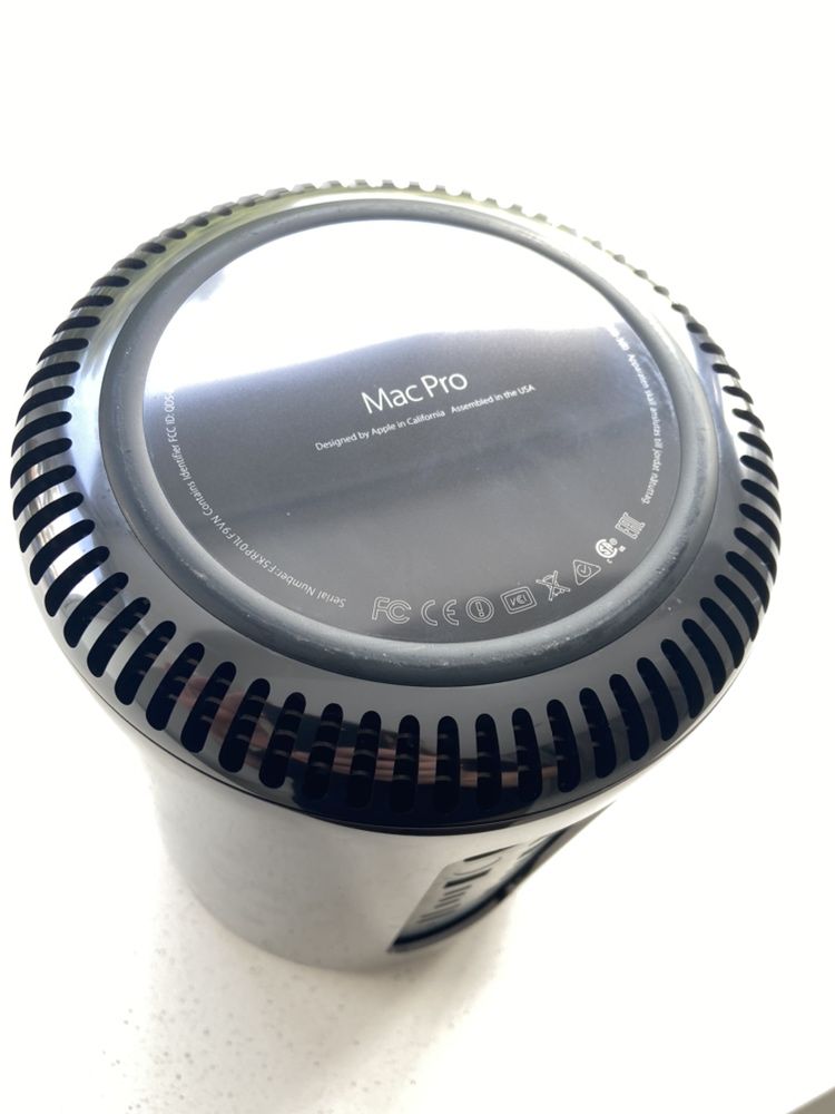 Apple Mac Pro (6.1) 512GB SSD, 32GB Intel 6Core,Dual AMD Fire Pro D500
