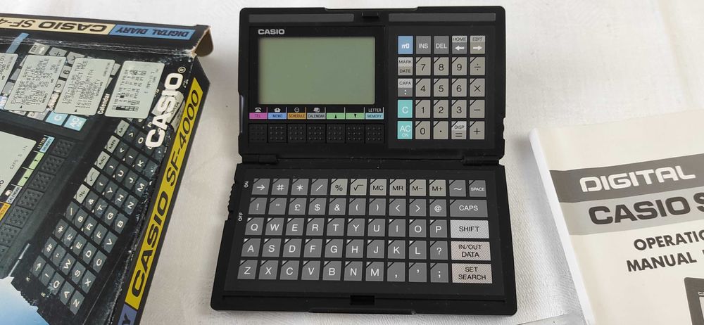 Casio Digital Diary SF-4000 organizer retro