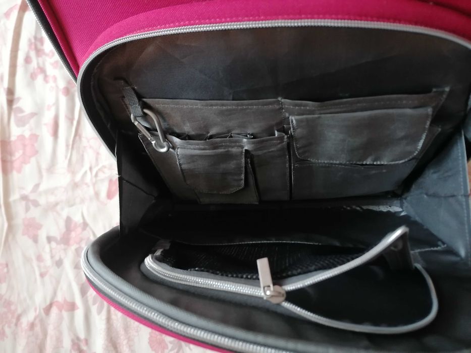 Plecak wielofunkcyjny czerwony.