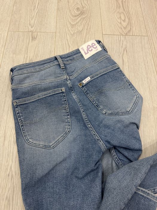 Джинси H&M Lee.        .