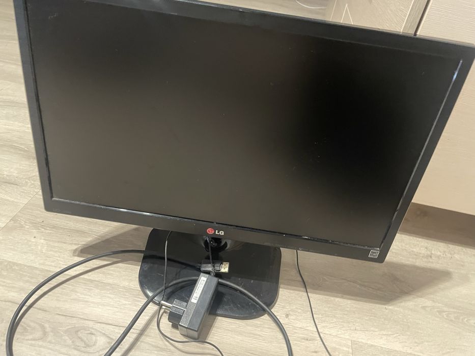Monitor LG 22 cale