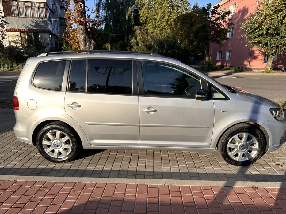 VW Touran 2013 максимальна комплектація ідеальний стан