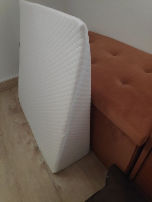 Almofada rampeada anti-refluxo