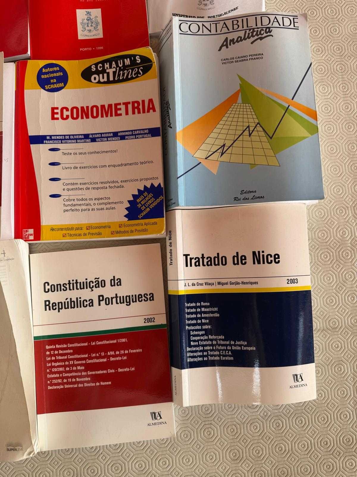 Conjunto de 11 livros - Economia e Direito