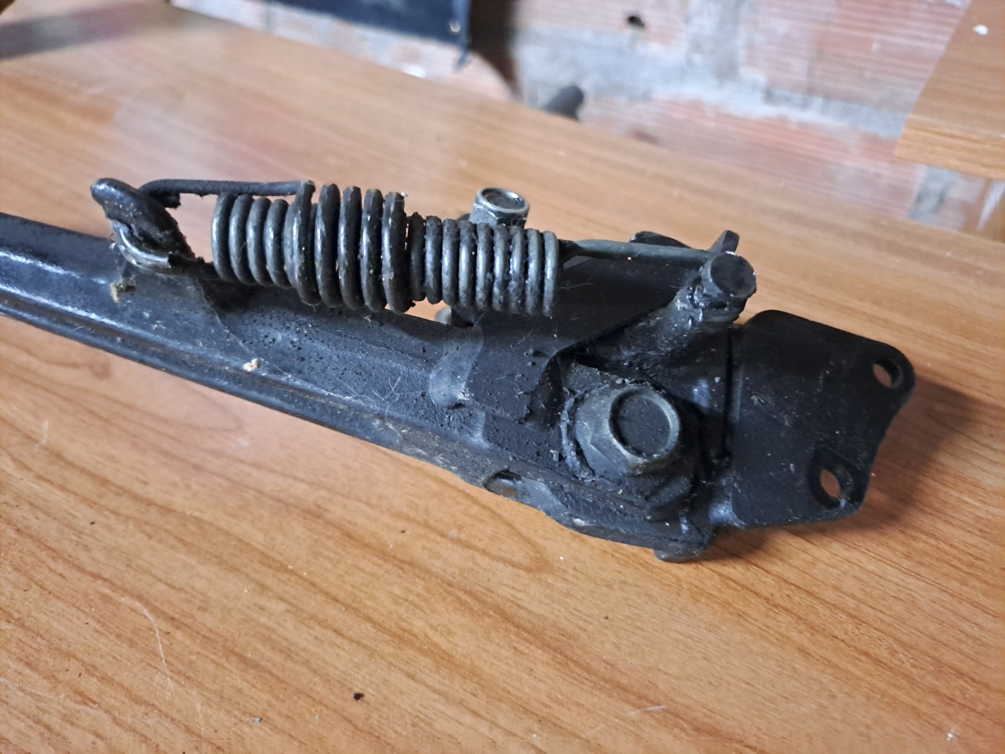 Descanso lateral RGV250 VJ22
